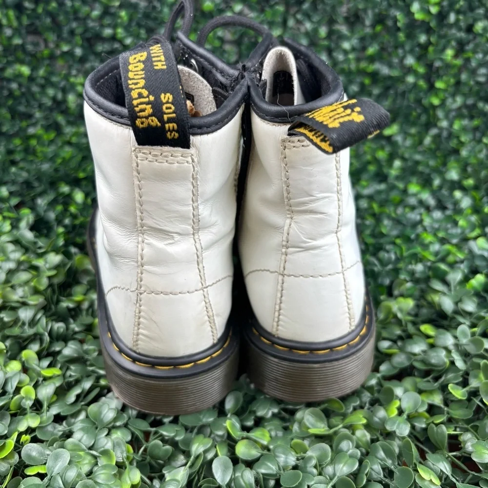 DR.MARTENS 1460 LACE UP BOOTS SIZE 2 Kids